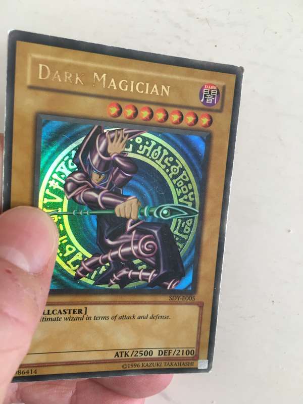 YU-GI-OH TRADING CARD - FOIL/SHINY DARK MAGICIAN