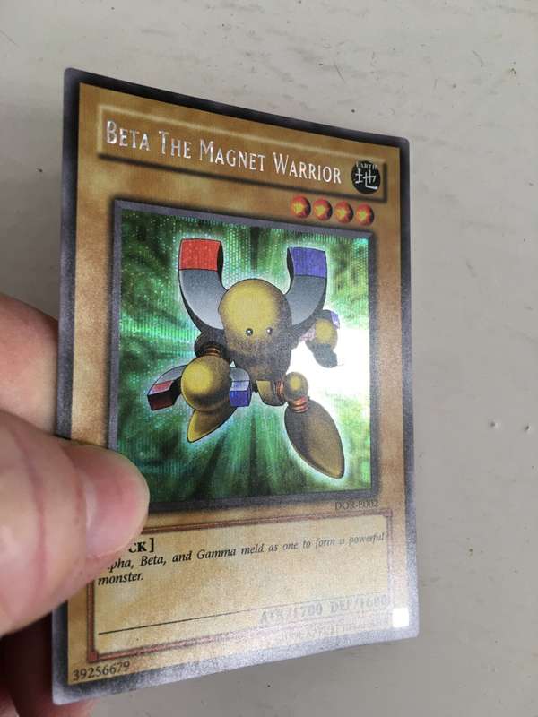 YU-GI-OH TRADING CARD - FOIL CARD / SHINY CARD - BETA THE MAGNET WARRIOR