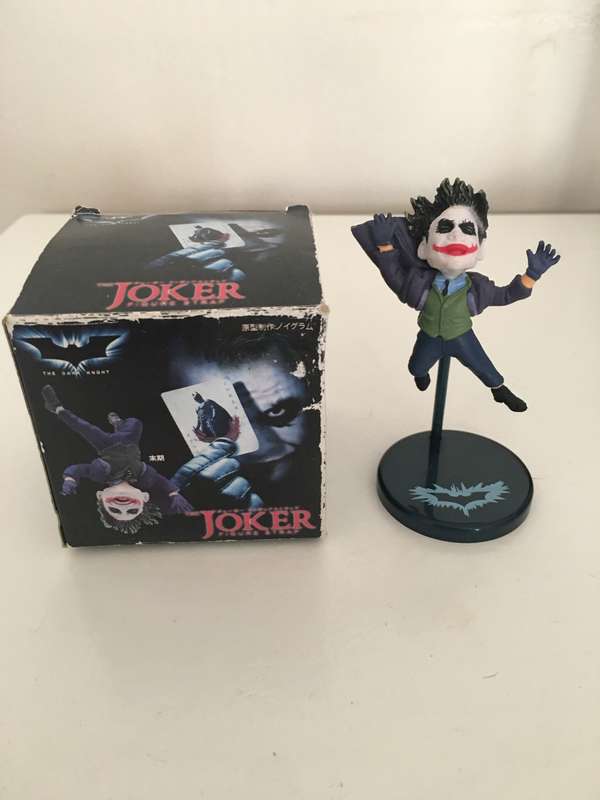 LOVELY SMALL FIGURINE OF THE JOKER ON STAND