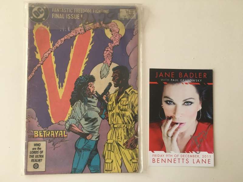 DC COMICS - V - BETRAYAL -  FINAL ISSUE - 1986 AND AUTOGRAPH OF JANE BADLER AS DIANE ON V