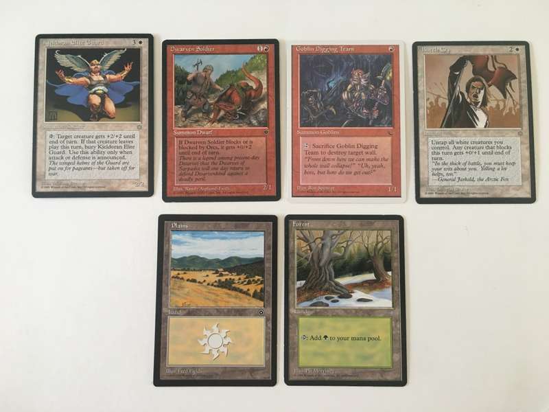 MAGIC THE GATHERING - LOT OF 6 RANDOM CARDS - R20 GET YOURS NOW!!!
