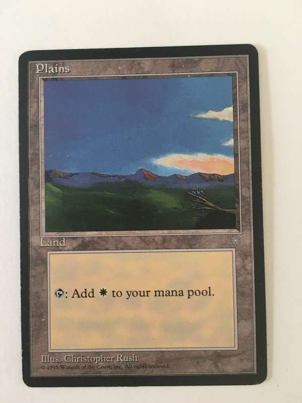 MAGIC THE GATHERING- LOT OF 8 RANDOM CARDS - R30 GET  YOURS NOW!!!!!