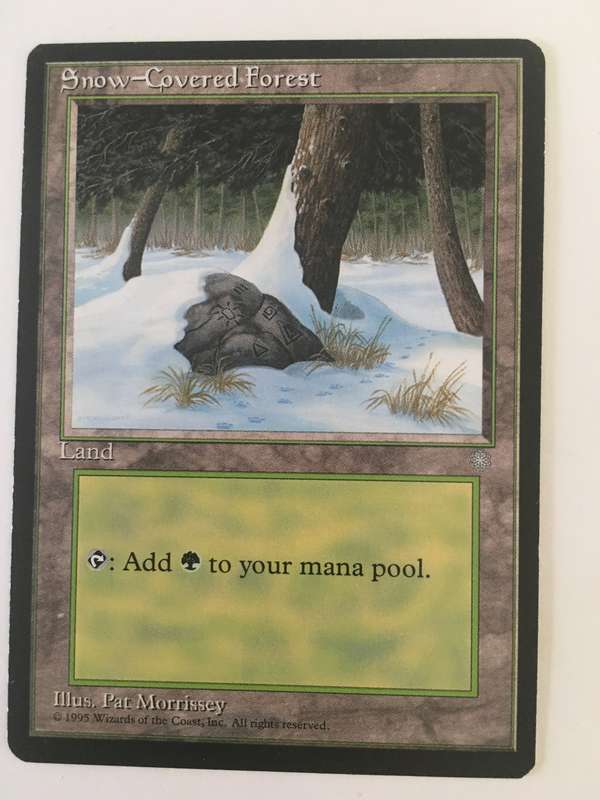 MAGIC THE GATHERINGLOT OF 8 RANDOM CARDS  R30 GET YOURS NOW!!!!!