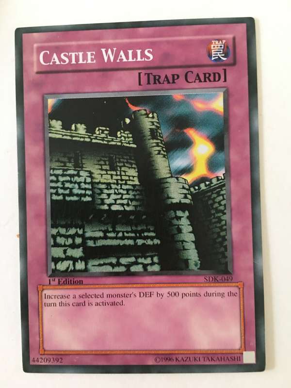 YU-GI-OH TRADING CARD - CASTLE WALLS