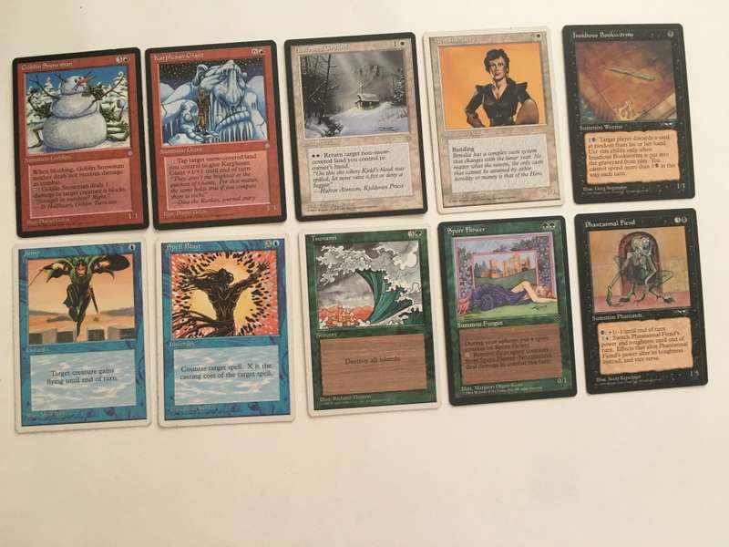 MAGIC THE GATHERING LOT OF 9 CARDS FOR R38 GET YOURS NOW!!!!!