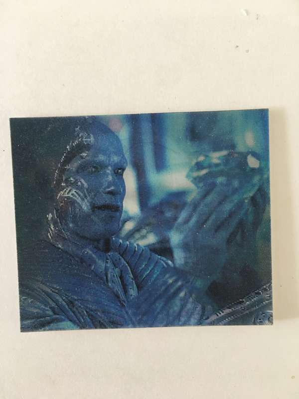 2   -  3D HOLOGRAPHIC TRADING  CARDS -