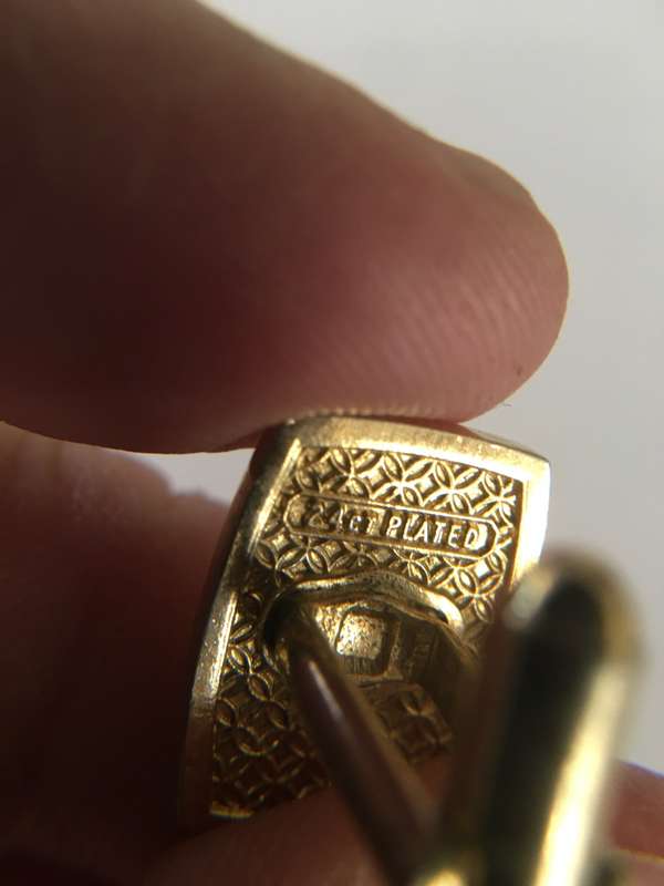 VINTAGE BENSON AND HEDGES ONE CUFF LINK 24 CT GOLD PLATED
