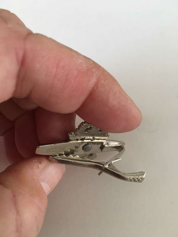 VINTAGE  FAMILY CREST  VAN DER MERWE TIE BADGE