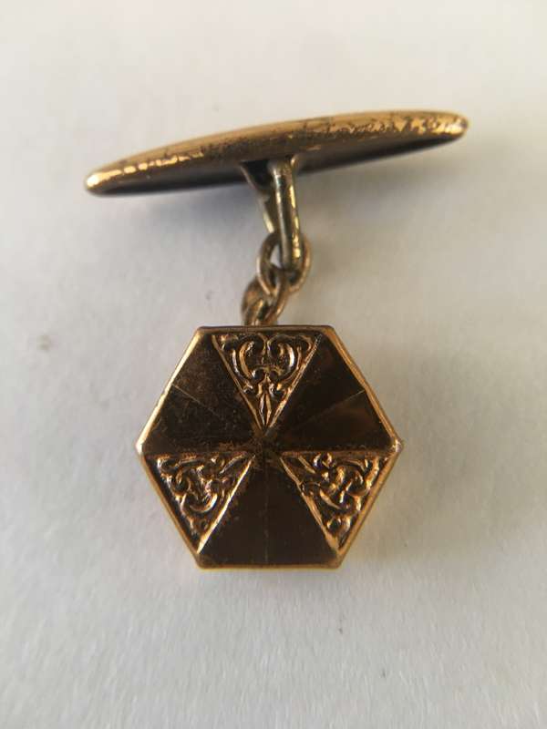 LOVELY VINTAGE  TO  ANTIQUE ONE CUFFLINK
