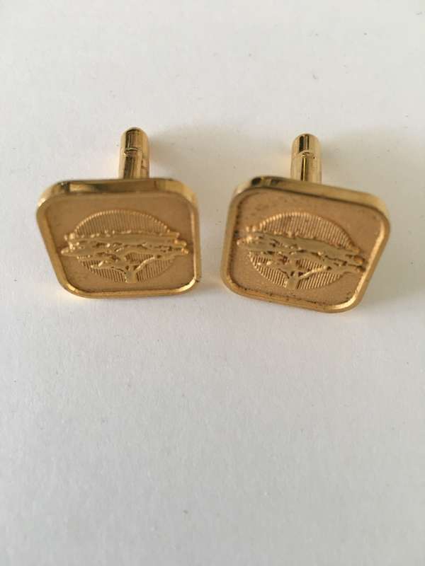 LOVELY VINTAGE FNB GOLD PLATED MENS CUFF LINKS