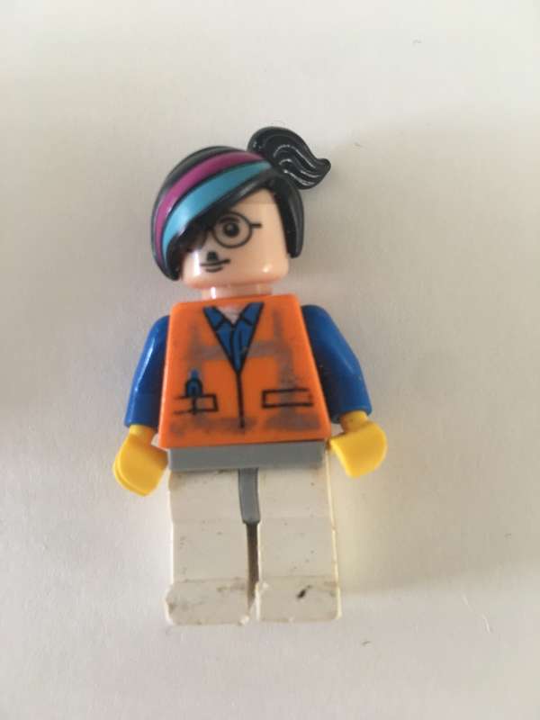 LOVELY  LEGO  LOT OF SMALL FIGURES  7 IN TOTAL