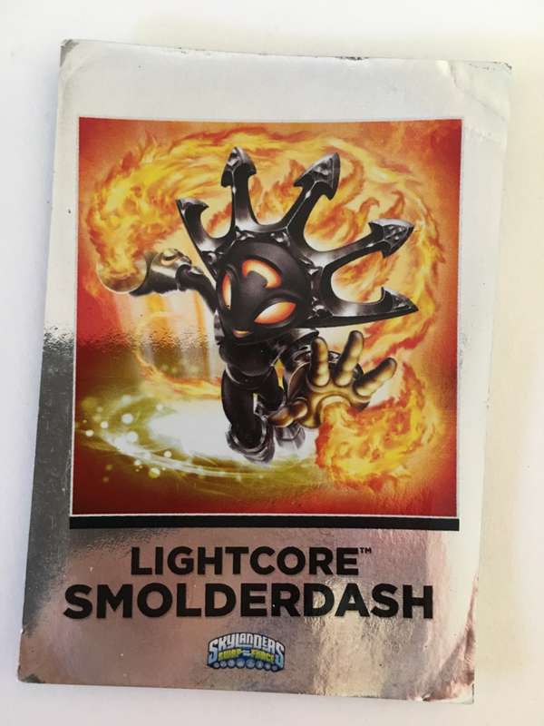 TOPPS SKYLANDERS TRADING CARD - LIGHTCORE SMOLDERDASH