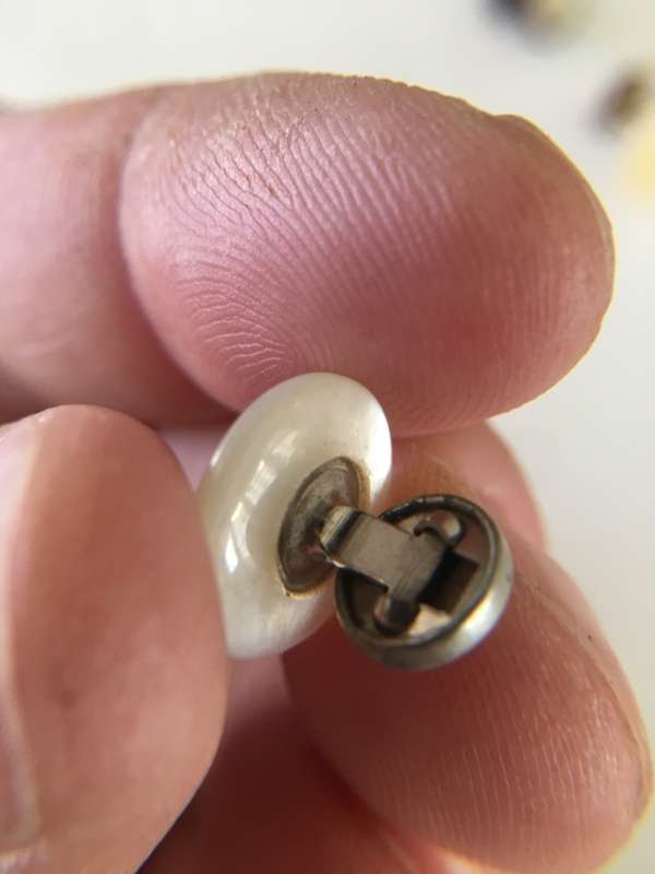 VINTAGE 3 SINGLE DIFFERENT MOTHER OF PEARL  CUFF LINKS X 3