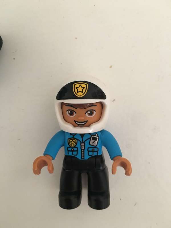 LOVELY CONTAAINER FULL OF KIDDY LEGO DUPLO INCLUDING FIGURES
