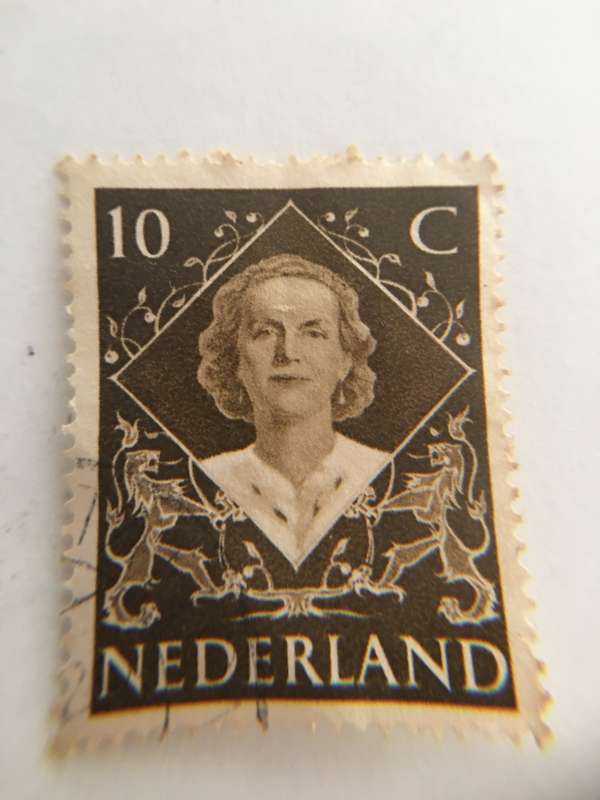 BROWN QUEEN JULIANA 10c STAMP
