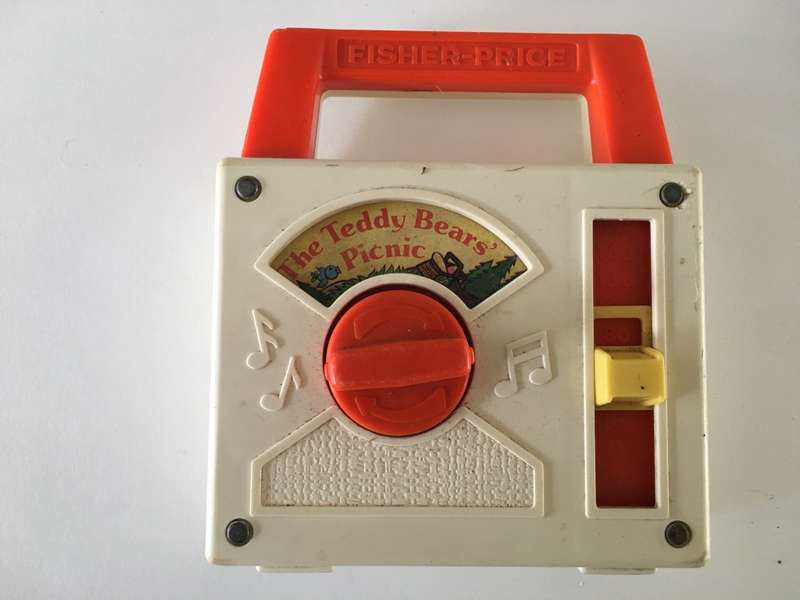 VINTAGE KIDDIES RADIO FISHER PRICE - TEDDY BEARS PICNIC - EARLY 70`S TO 60`S