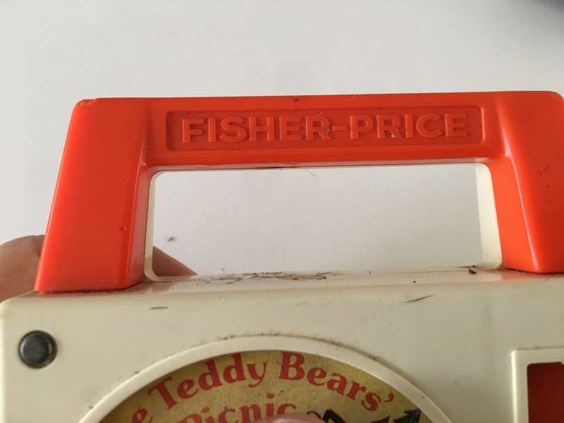 VINTAGE KIDDIES RADIO FISHER PRICE - TEDDY BEARS PICNIC - EARLY 70`S TO 60`S