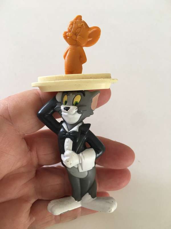 VINTAGE MC DONALDS 2010 - TOM AND JERRY FIGURINE