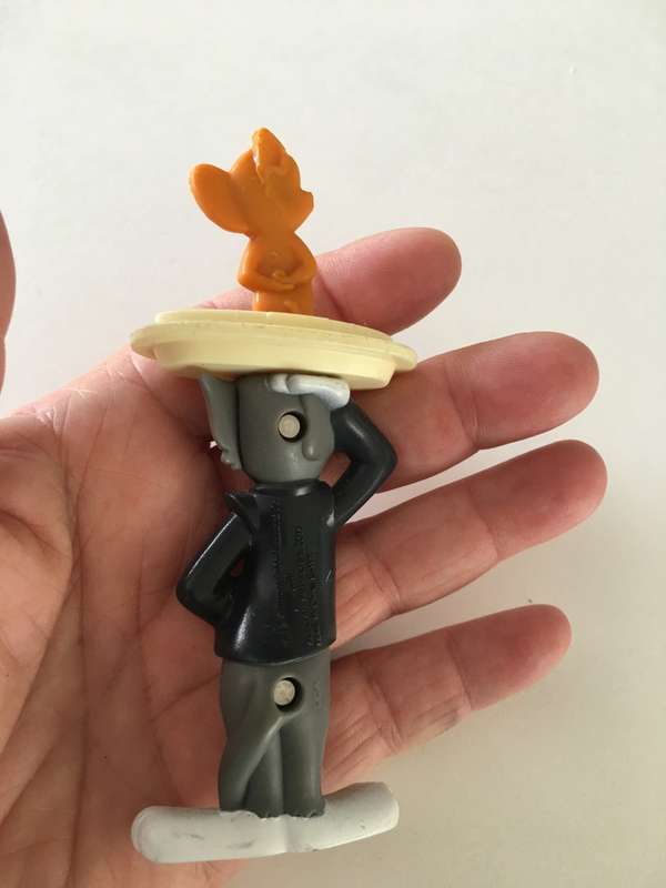 VINTAGE MC DONALDS 2010 - TOM AND JERRY FIGURINE
