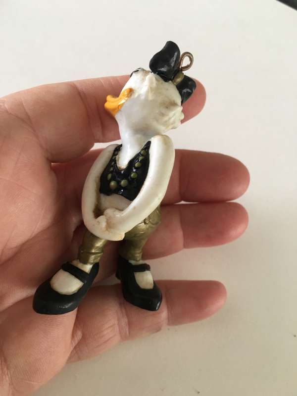VINTAGE DAISY PVC  DUCK 1988 THE WALT DISNEY COMPANY FIGURE