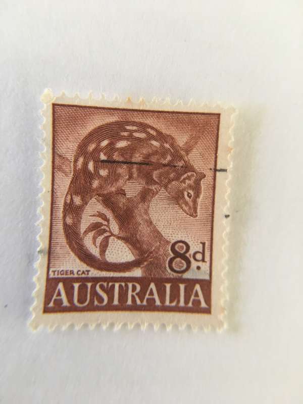 AUSTRALIA 8D USED STAMP
