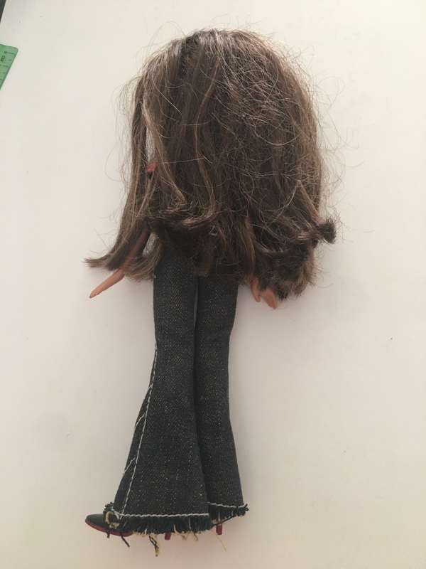 LOVELY VINTAGE BRATZ DOLL 2001