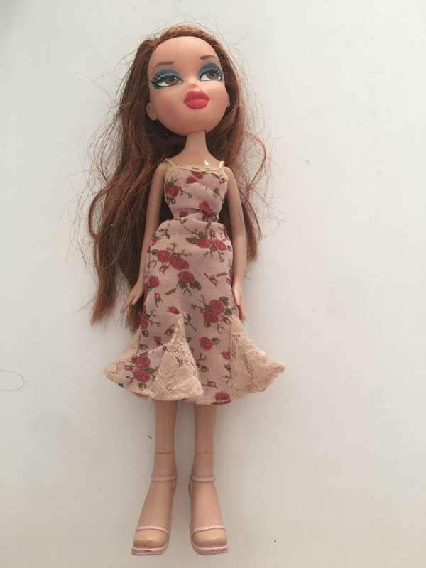 LOVELY VINTAGE BRATZ DOLL 2001