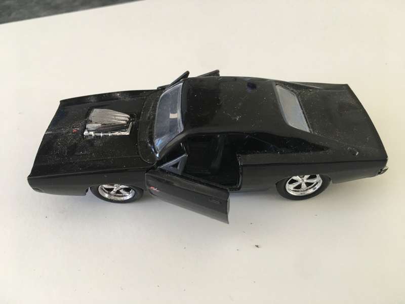 LOVELY / DOM`S 1970 DODGE CHARGER R/T - FAST & FURIOUS MOVIE / FRONT GRILL  MISSING  2015 REDUCED