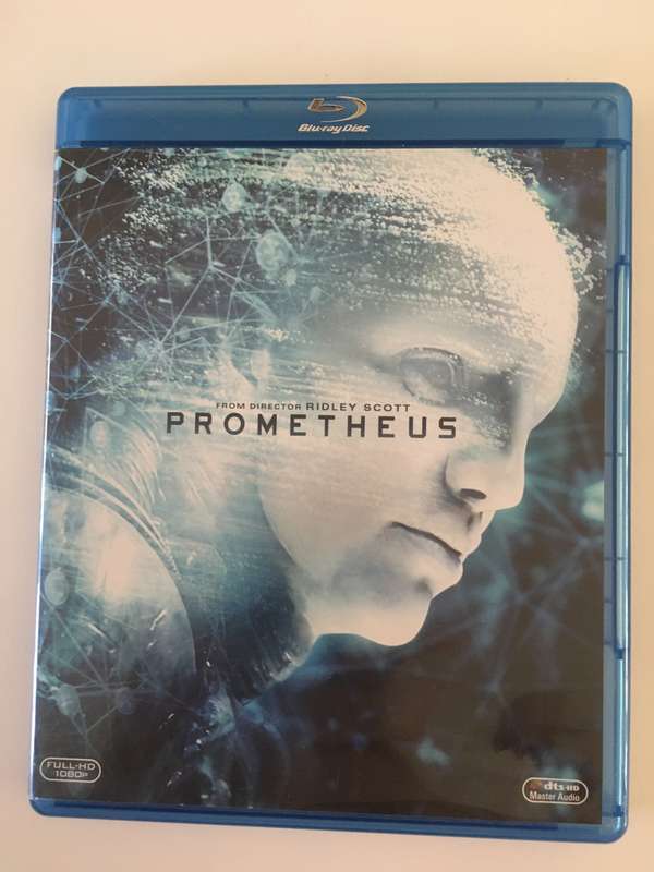 2 LOVELY  BLUE-RAY DISCS DVD MOVIES - AVATAR AND PROMETHEUS