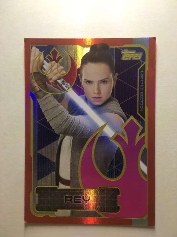TOPPS -  STAR WARS CARD - REY - FOIL CARD