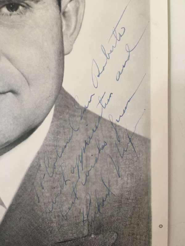 LOVELY VINTAGE AUTOGRAPHED AND INSCRIBED  USA  FORMER  PRESIDENT NIXON 1953 - 25 CM X 20 1/2 CM