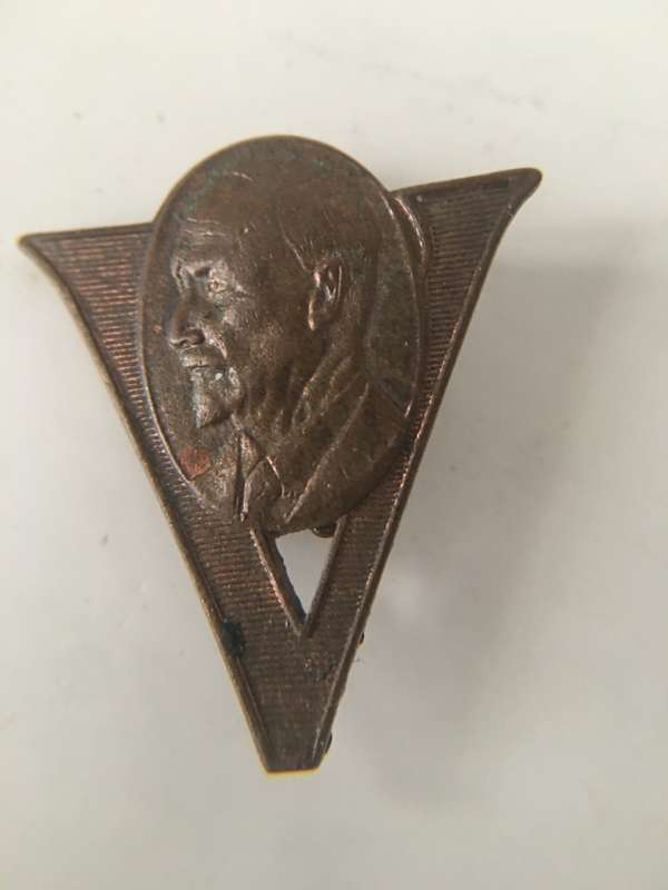 LOVELY VINTAGE BADGE OF FORMER PRESIDENT - JAN SMUTS