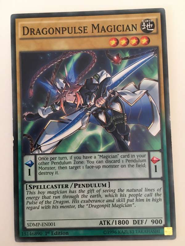 YU-GI-OH  TRADING CARD - DRAGONPULSE MAGICIAN