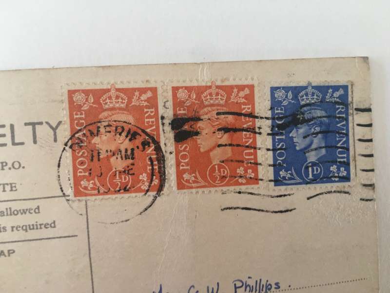VINTAGE TO ANTIQUE POSTCARD WITH PULL OUT PICTURES AND 3 OLD STAMPS