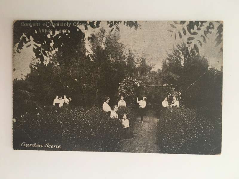 VINTAGE TO ANTIQUE POSTCARD - GARDEN SCENE -