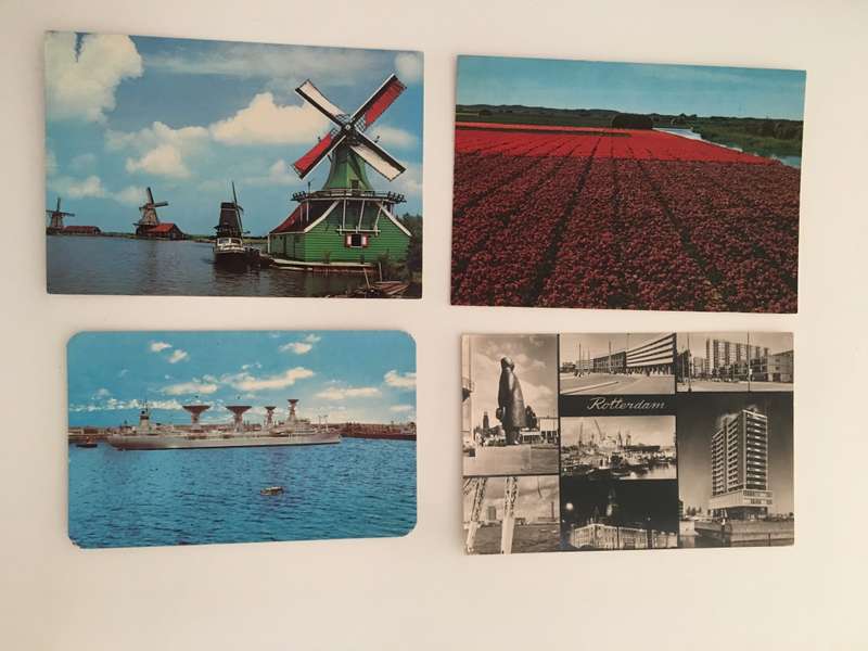 VINTAGE LOT OF 4 POSTCARDS