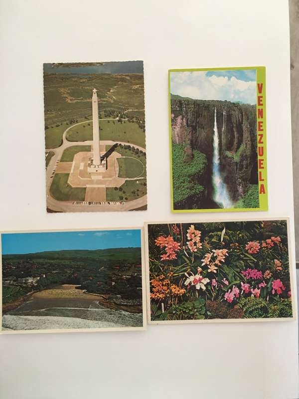 VINTAGE 4 POSTCARDS