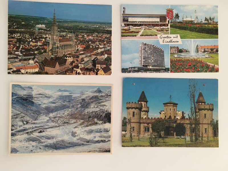 VINTAGE LOT OF 4 POSTCARDS