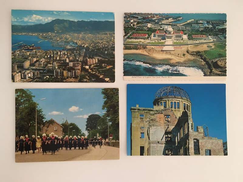 VINTAGE LOT OF 4  POSTCARDS