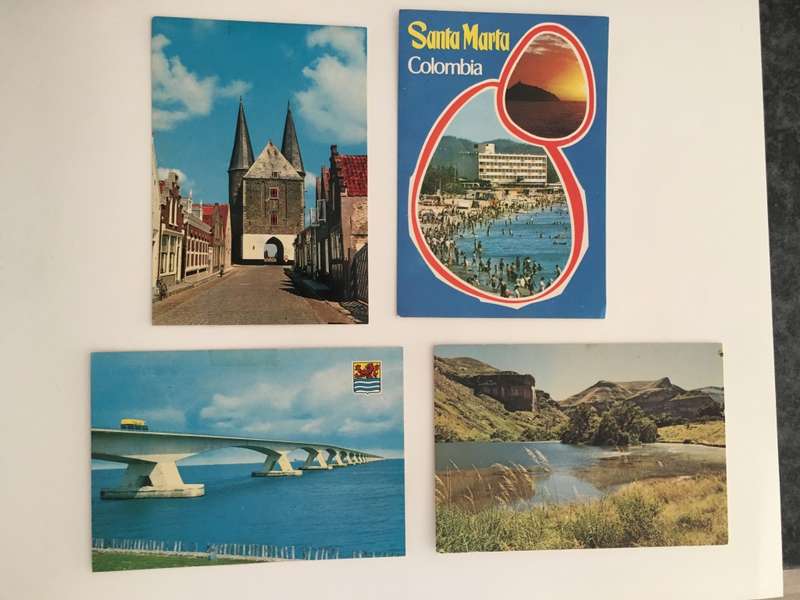 VINTAGE LOT OF 4 POSTCARDS