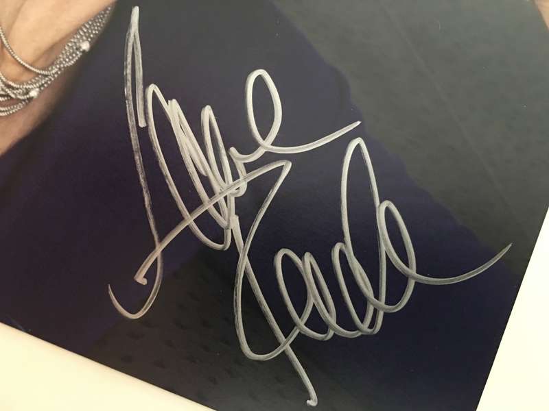AUTOGRAPHED / SIGNED - JANE FONDA A4 SIZE - ON GOLDEN POND
