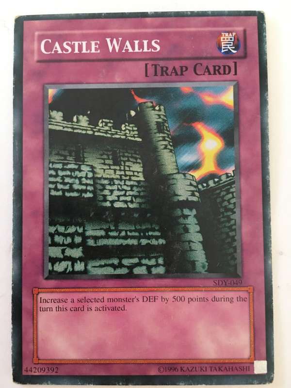 YU-GI-OH TRADING CARD -CASTLE WALLS