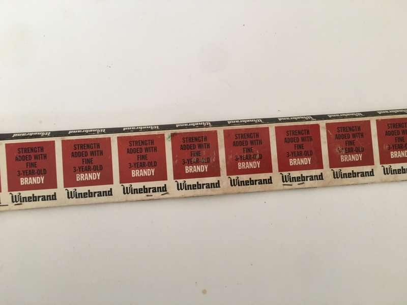 VINTAGE SOUVENIR MATCHBOOK SOUVENIR - WINEBRAND BRANDY  LONGER THAN A RULER