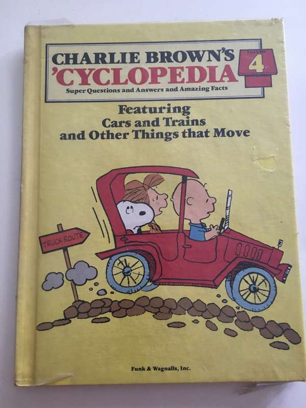 VINTAGE CHARLIE BROWN`S CYCLOPEDIA - NO. 4 - 1980