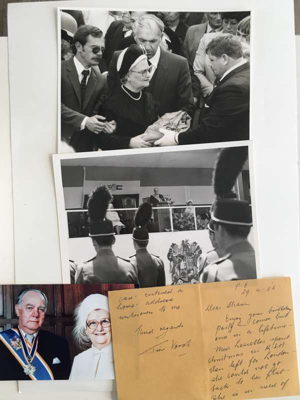 LOVELY  VINTAGE  LETTER OF MRS TINI VORSTER WIFE OF PAST PRESIDENT MR JOHN VORSTER AND PRESS PHOTOS
