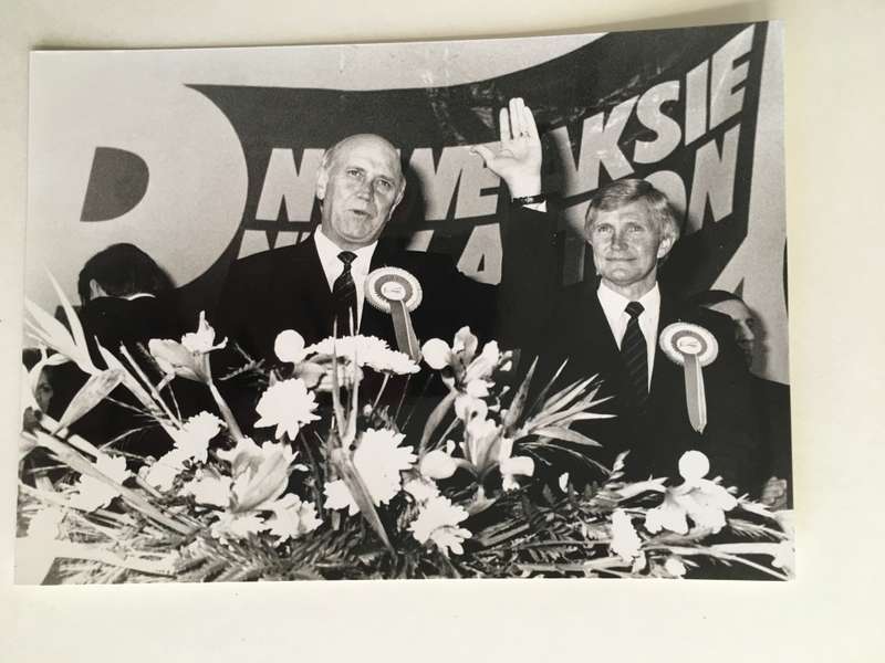 LOVELY LETTER OF PAST PRESIDENT FW DE KLERK`` S  OFFICE AN PRESS PHOTO