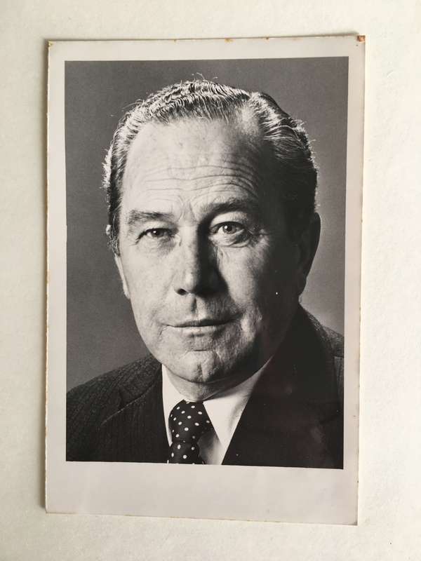 LOVELY AUTOGRAPH  OF FORMER MINISTER   SA HAYWARD