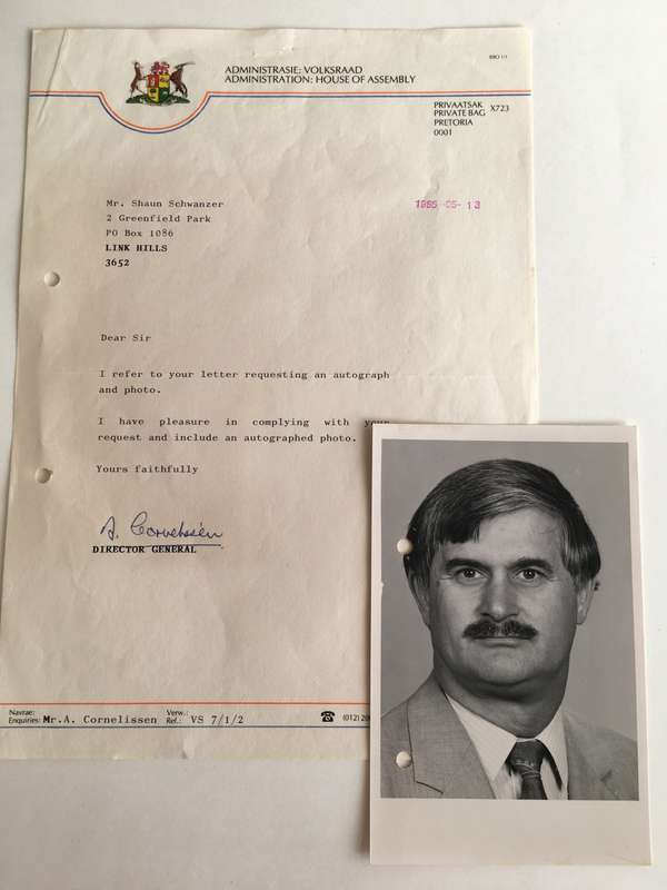 LOVELY AUTOGRAPHED LETTER AND PHOTO OF FORMER DIRECTOR GENERAL - 1985