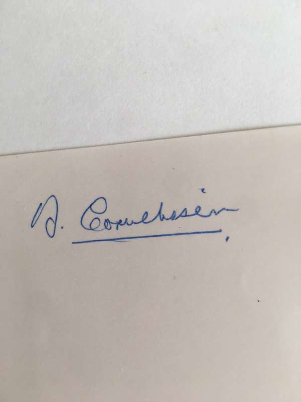 LOVELY AUTOGRAPHED LETTER AND PHOTO OF FORMER DIRECTOR GENERAL - 1985