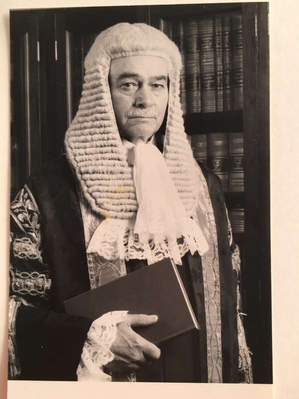 LOVELY AUTOGRAPHED PHOTO OF FORMER SECRETARY TO PARLIAMENT PHOTO AND POST CARD OF PARLIAMENT